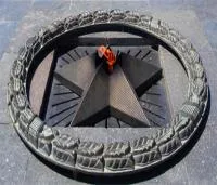 Вечный огонь мемориал венок из бронзы в Абакане (518574)